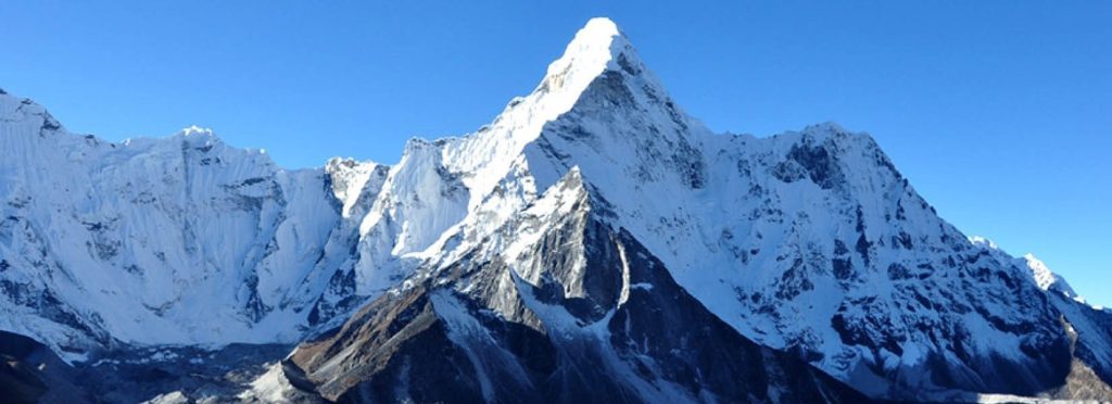 Everest Base Camp Trek for Beginners : 7 Tips You Should Follow 6 ama dablam view